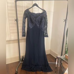 Beautiful Tadashi shoji dress